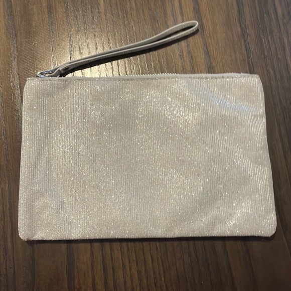 Silver Sparkly Le Chateau Wristlet - Picture 1 of 3